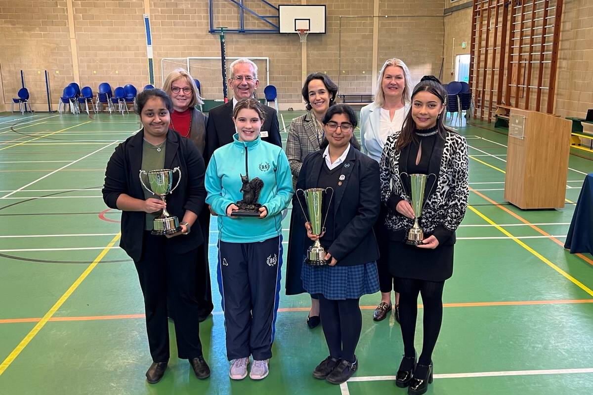Alumnae awards 2022 cropped